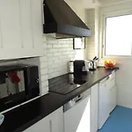 Appartamento T2 + Climatisé, Proche Et Commerces, Port - Fr-1-335-172 Hyères